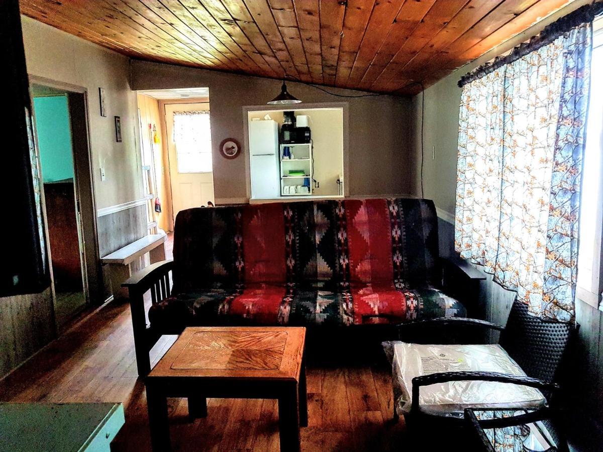 Marble Lake Lodge Cloyne المظهر الخارجي الصورة