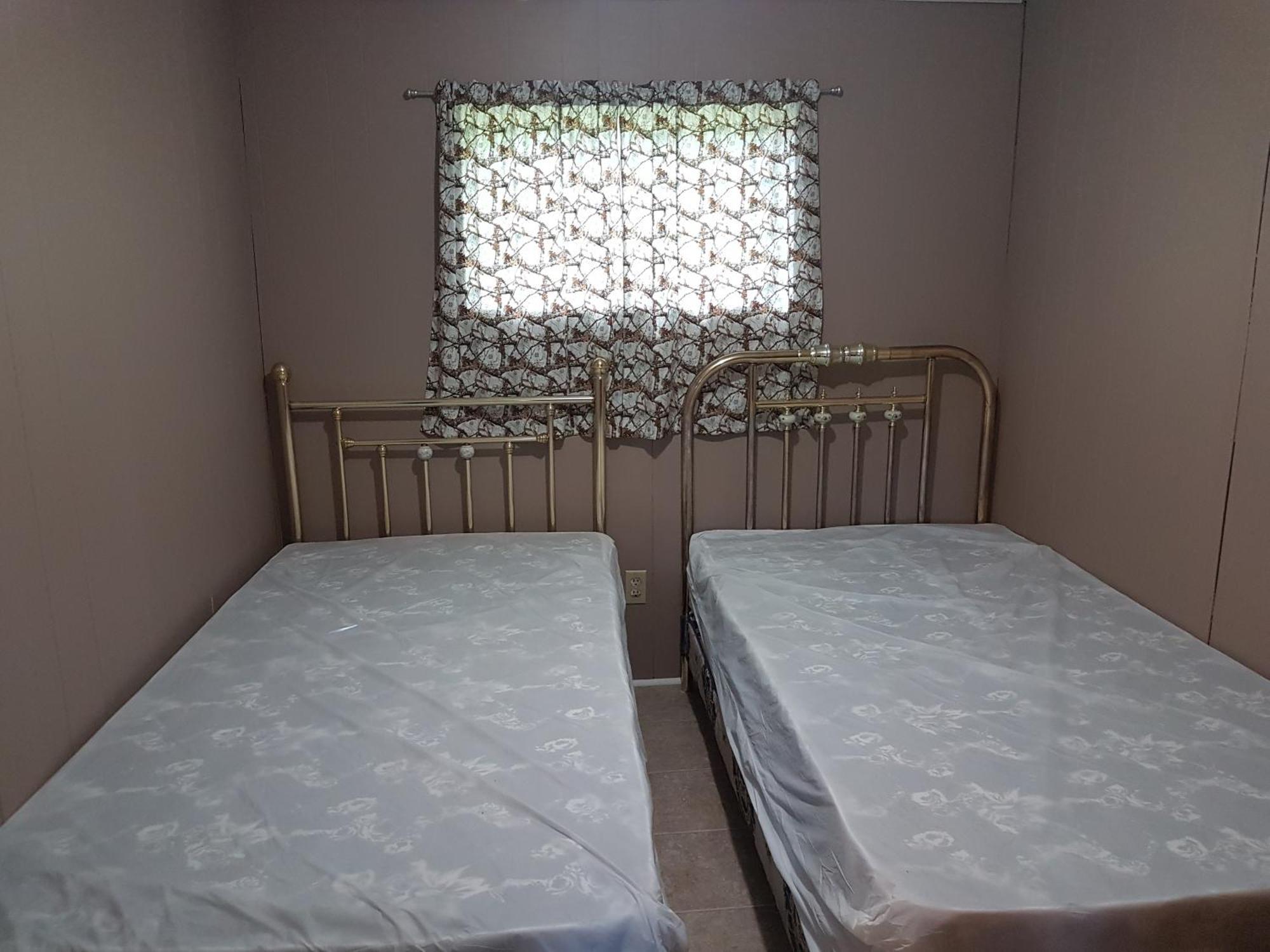 Marble Lake Lodge Cloyne الغرفة الصورة