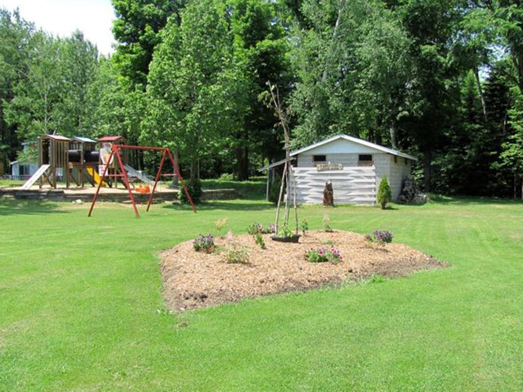 Marble Lake Lodge Cloyne المظهر الخارجي الصورة
