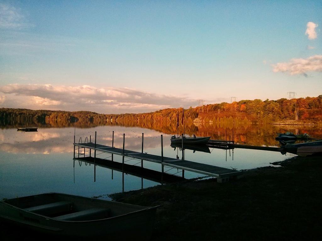 Marble Lake Lodge Cloyne المظهر الخارجي الصورة